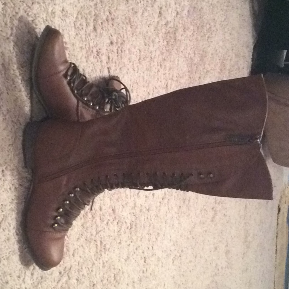 Boots - Picture 2 of 4